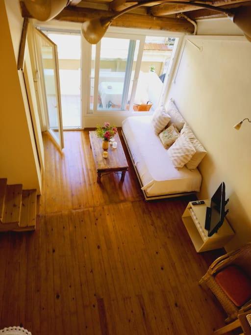 Mary's Bright - Corfu Old Town Apartment